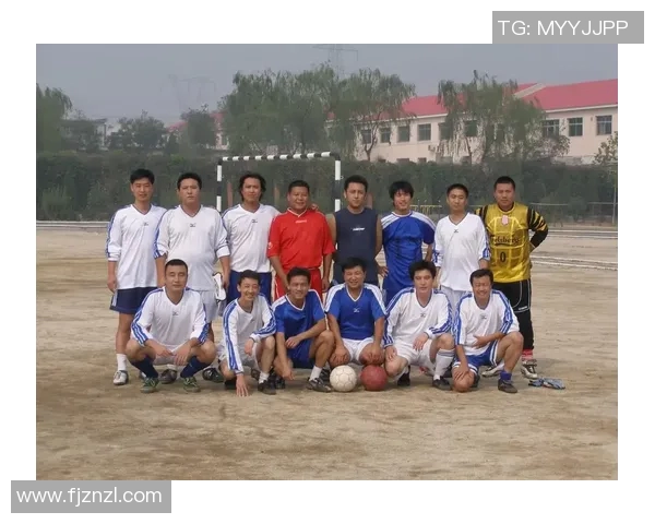 足球明星背后的助理团队揭秘他们的职业生涯与生活管理 足球明星背后的助理团队揭秘他们的职业生涯与生活管理