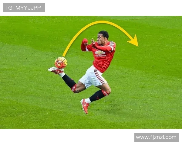 路人眼中的足球明星：真实评价与精彩瞬间的交汇